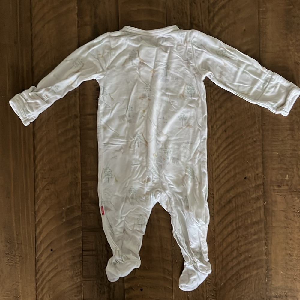 Magnetic Me Modal Footie in White Serene Safari - Picture 5 of 6